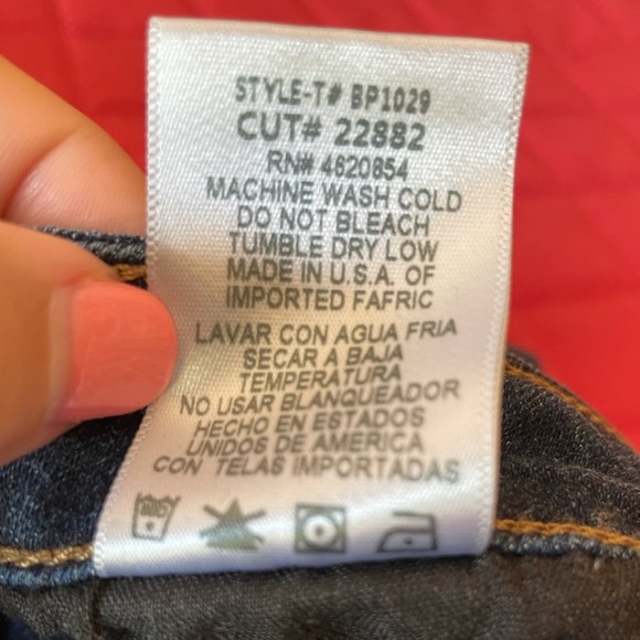 Lulu’s distressed Jean - Picture 3 of 6